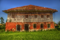 Luminance HDR 2.3.0 tonemapping parameters:Operator: Mantiuk06Parameters:Contrast Mapping factor: 0.3Saturation Factor: 1.86 Detail Factor: 13.2 ------PreGamma: 0.91